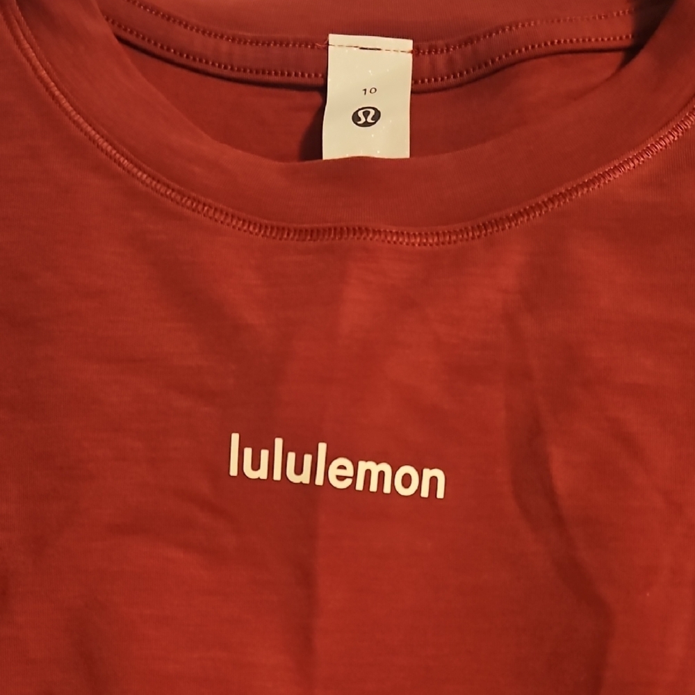 lululemon athletica Red Sleeveless Women's Top - Picture 2 of 8